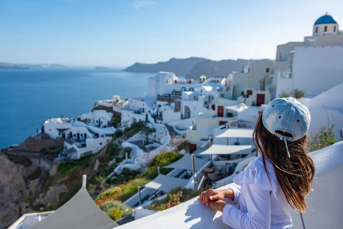 Stunning view of Santorini during a 4-5 day itinerary for discovering Greece's islands