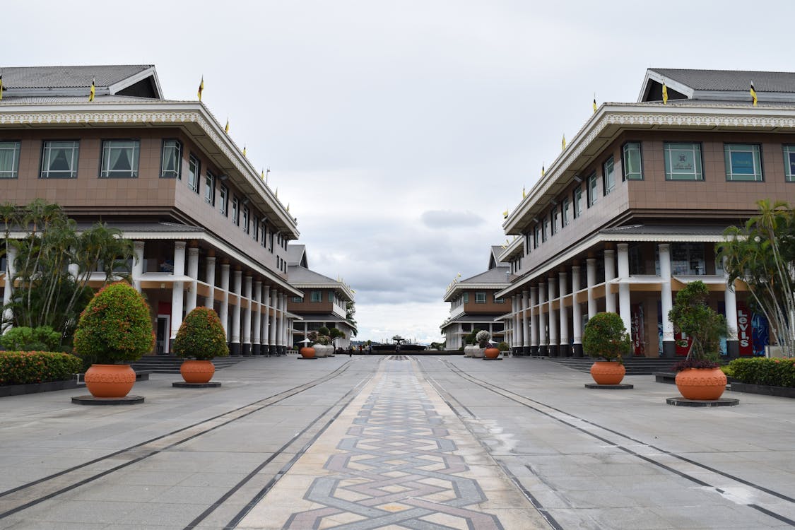 Bandar Seri Begawan trung tâm mua sắm yayasan nổi tiếng