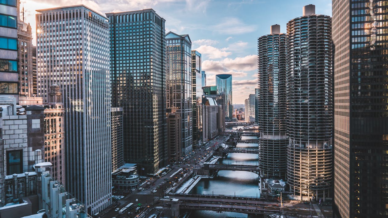 Bridges along the Chicago River with skyscrapers in the background
