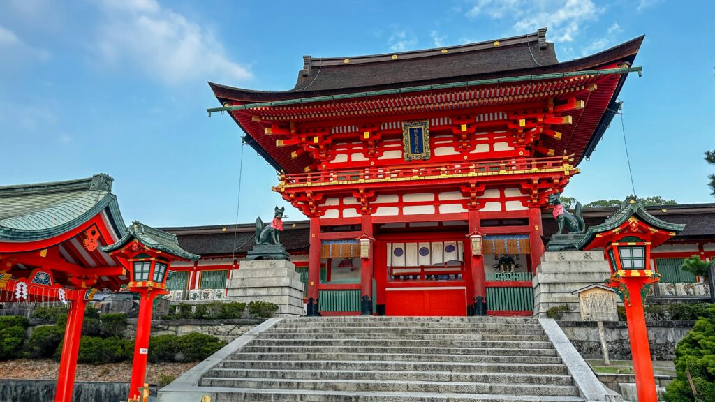 Kyoto's Fushimi Inari Shrine during autumn, showcasing the best time to visit Japan for cultural experiences