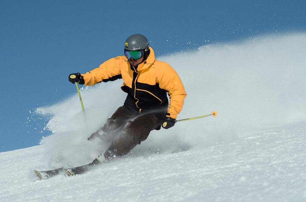 Freeriding in Verbier powder during the best time to ski in Switzerland for advanced skierS