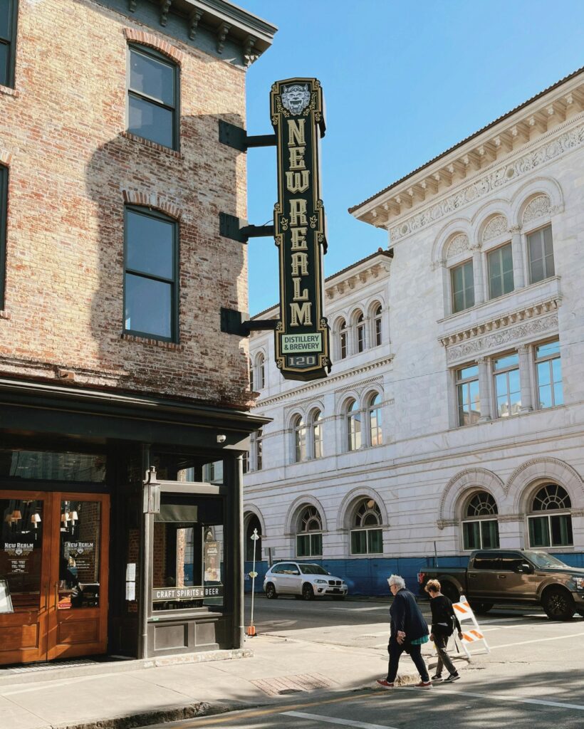 Savannah historic district for a US cultural experience- Best Places to Visit in the USA for First-Time Travelers