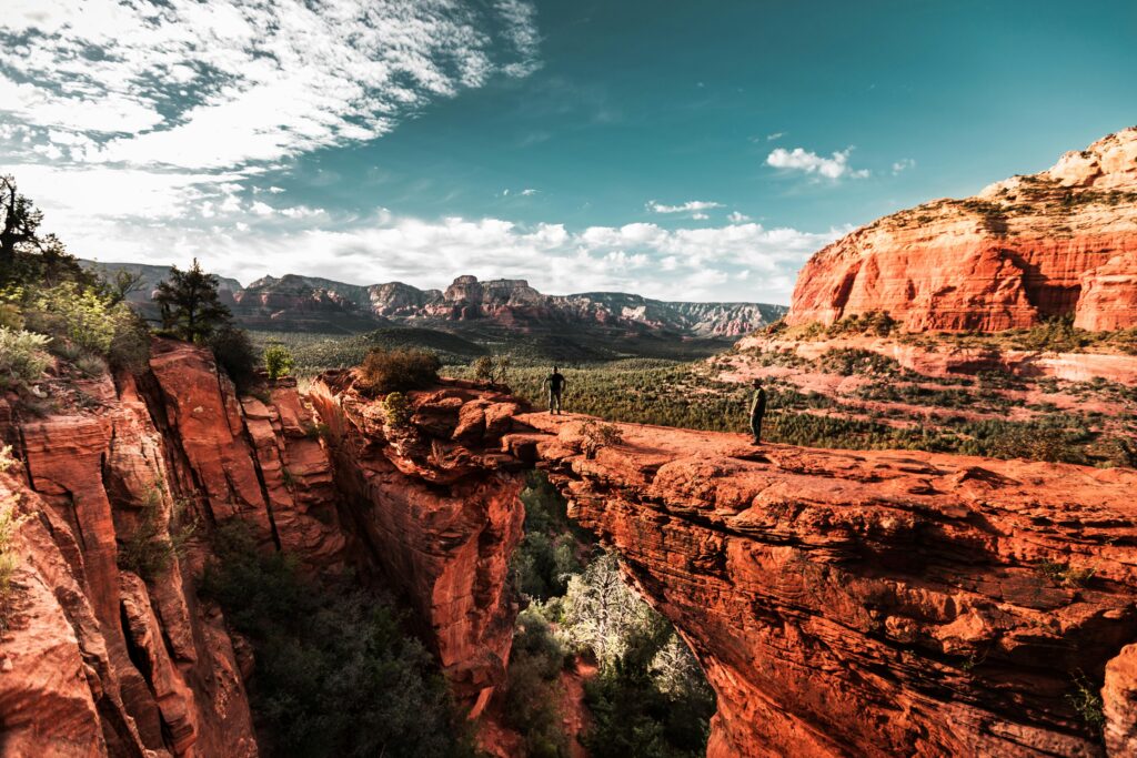 Sedona red rock formations for a US outdoor adventure