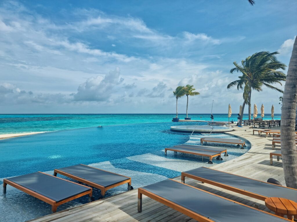 St. Regis Maldives Vommuli Resort: