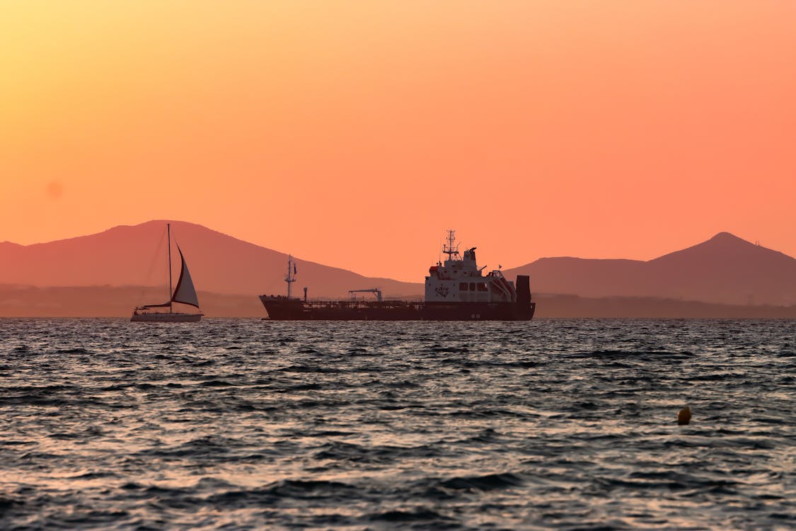 Sunset view from ferry during a 4-5 day itinerary for discovering Greece's islands