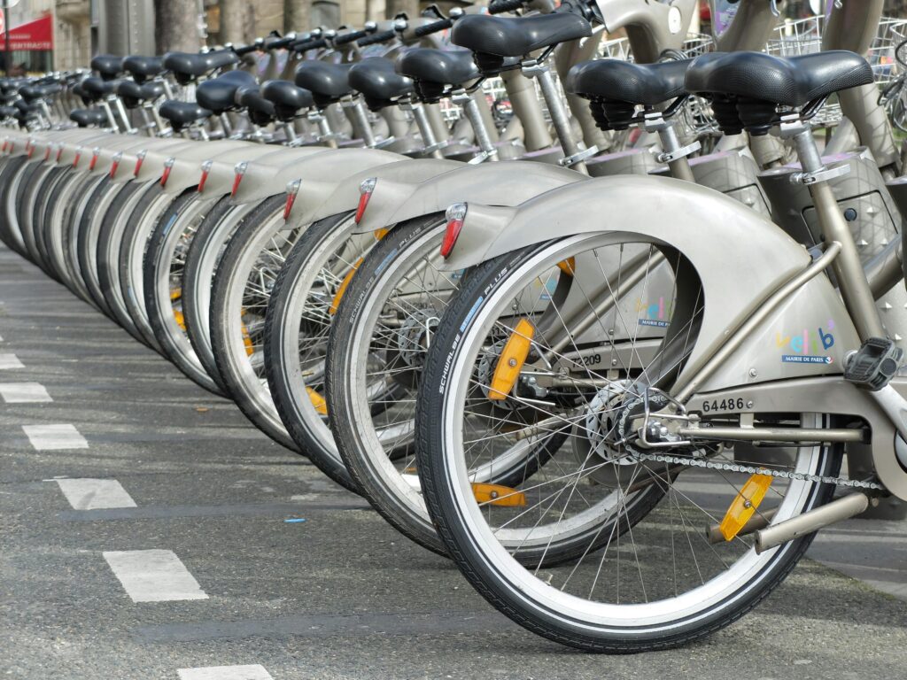 sustainable tourism with Vélib' bike-sharing scheme