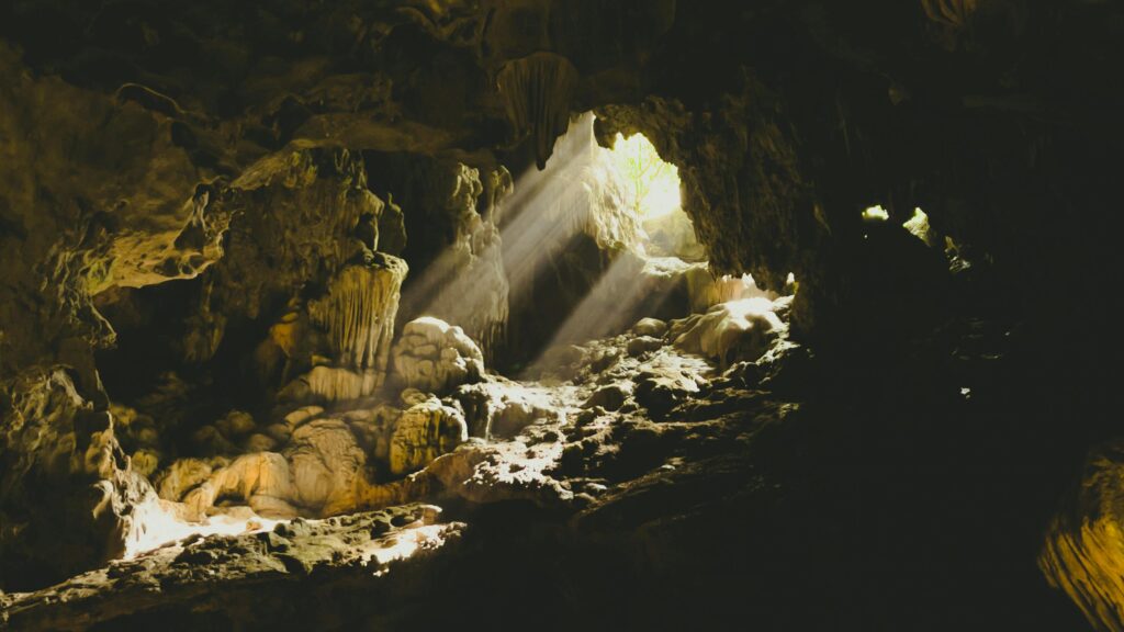 Chieu Cave for climbing lover