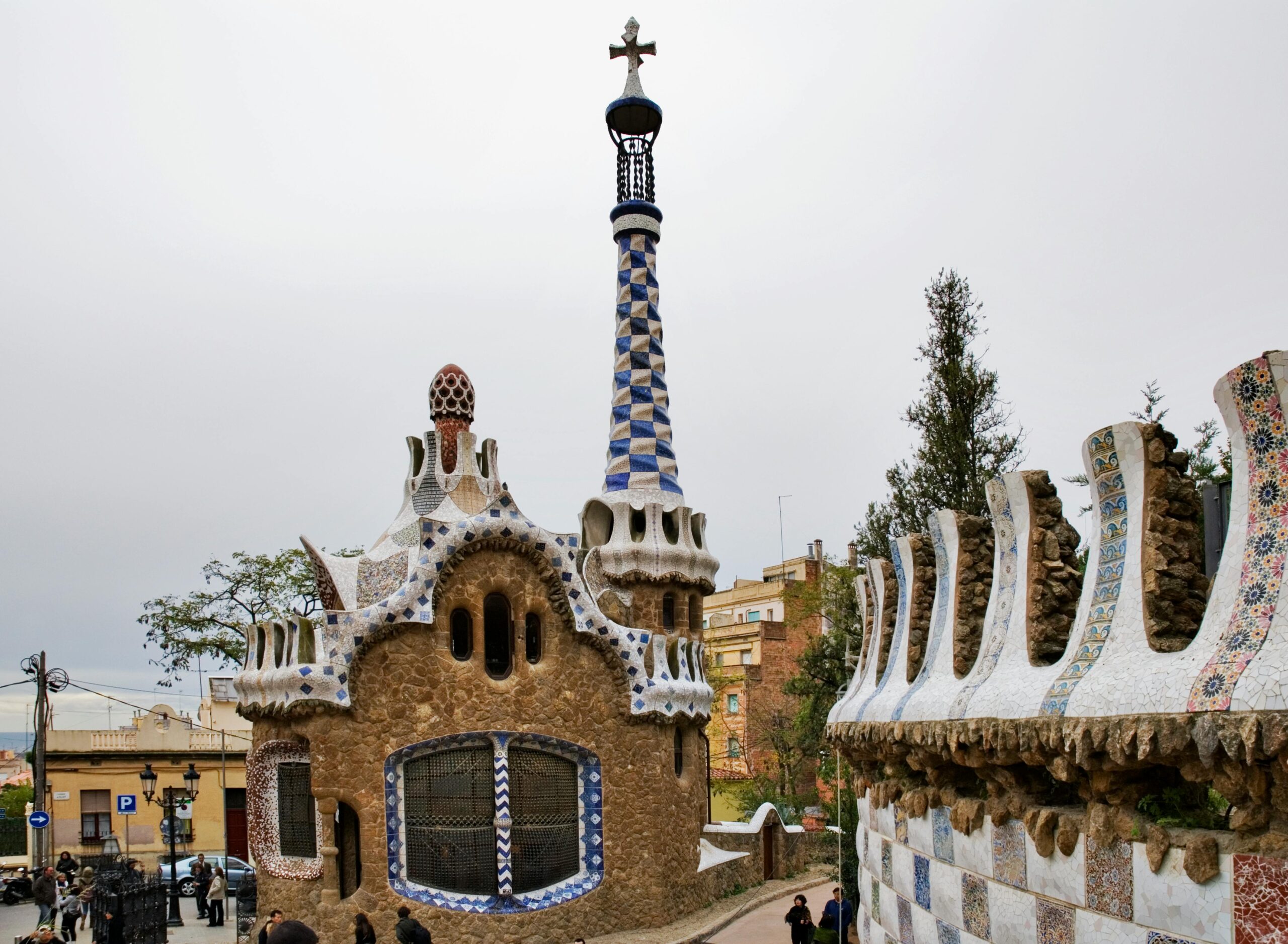 Parc Güell-Attractions Near Sagrada Familia Barcelona