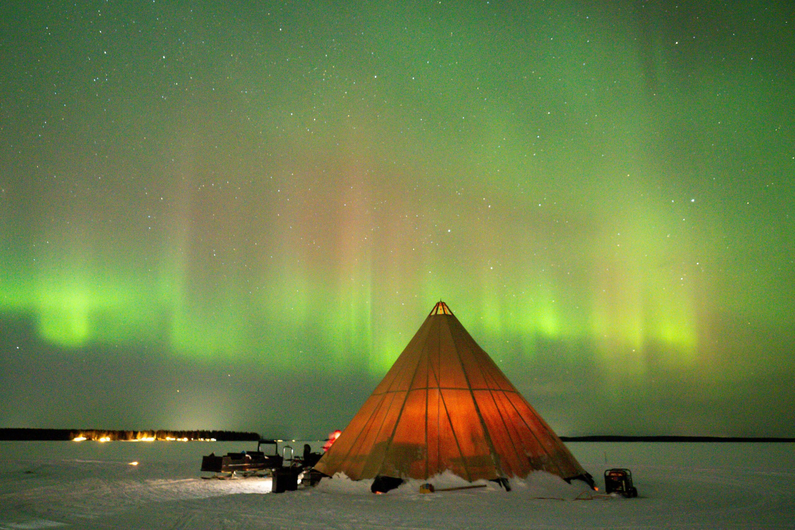 aurora hunting tour Lapland